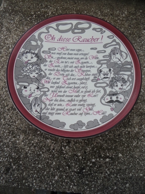Schramberger Majolikafabrik Wandteller "Oh diese Raucher" Ø 31 cm, H 4 cm