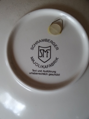 Schramberger Majolikafabrik Wandteller "Oh diese Raucher" Ø 31 cm, H 4 cm Bild 2
