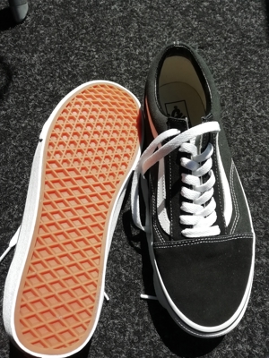 Verkaufe Retro-Sneaker Vans Old Skool, schwarz, Gr. 42, neu und ungetragen Bild 2