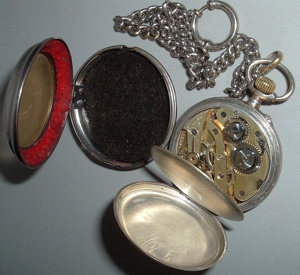 Herren Taschenuhr mit schönem Uhrwerk, Hülle, und Kette. Bild 3