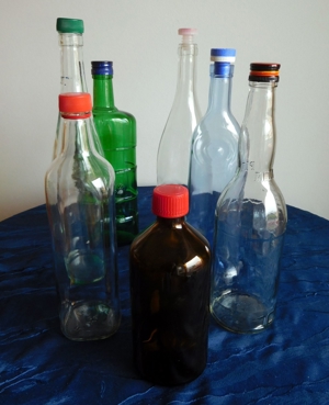7 leere Flaschen Bild 1
