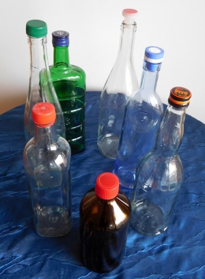 7 leere Flaschen Bild 2