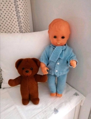 Vintage Puppe und Teddy Bärenmarke Bild 2