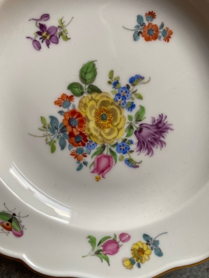 Meißner Porzellan Teller Blumendekor mit Goldrand Bild 5