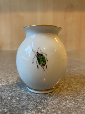 Kleine Vase Meißner Porzellan Dekor Heidelbeeren und Goldränder Bild 4