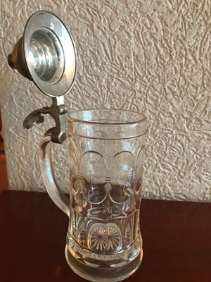 Antike Bierkrüge aus Glas mit Zinndeckel, 2 Stück Bild 4
