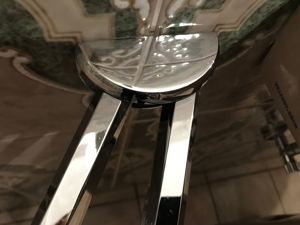 Verchromte Badausstattung: Spiegel, Lampen, Handtuchhalter etc. Bild 15