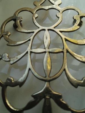 Stöfchen - für kl. Kaffee oder Teekannen - Antiquarische Handarbeit (70-80Jahre alt) Bild 2 Stöfchen - für kl. Kaffee oder Teekannen - Antiquarische Handarbeit (70-80Jahre alt) Bild 2