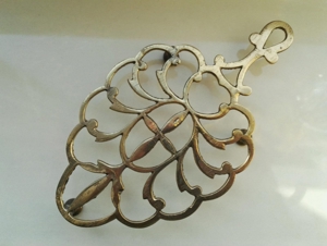 Stöfchen - für kl. Kaffee oder Teekannen - Antiquarische Handarbeit (70-80Jahre alt) Bild 8 Stöfchen - für kl. Kaffee oder Teekannen - Antiquarische Handarbeit (70-80Jahre alt) Bild 8