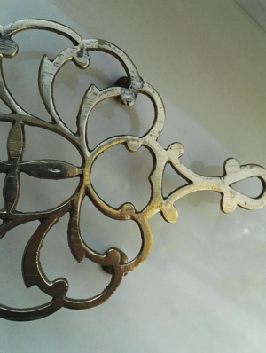 Stöfchen - für kl. Kaffee oder Teekannen - Antiquarische Handarbeit (70-80Jahre alt) Bild 3 Stöfchen - für kl. Kaffee oder Teekannen - Antiquarische Handarbeit (70-80Jahre alt) Bild 3