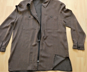 Bluse / Longbluse Gr. 36/38 braun mit Muster in schwarz / Reißverschluß Bild 3