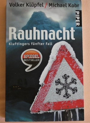 Rauhnacht / Volker Klüpfel u. Michael Kobr / ISBN 978-3-492-25990-3 Bild 1