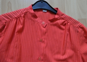 Bluse - Gr. 42 rot Kurzarm mit Umschlag - transparente Streifen Bild 3