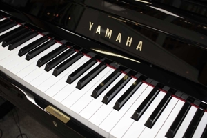Klavier Yamaha YUS1 Silent, 121 cm, schwarz poliert, Nr. 6246130 Bild 3
