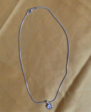 Halskette mit Anhänger / Modeschmuck / silberfarben, Länge 42 cm Bild 1