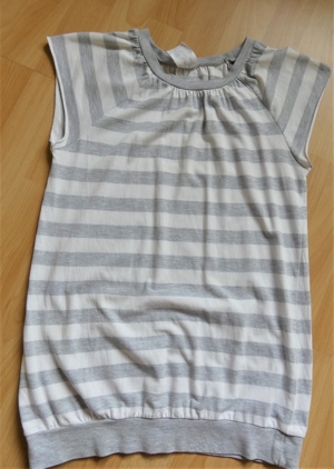 Longshirt / Kurzkleidchen Gr. 158/164 grau-weiß-gestreift H&M Bild 1