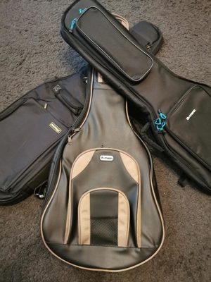 Taschen für E- und Westerngitarre und E-Bass (nur im Set)