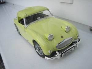 1 18 REVELL Modellauto Austin Haeley ..Froschauge.. siehe die Fotos Bild 2