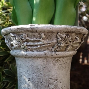 Steckvase Blumenvase als Stecker Grabvase Ranke grau silber mit Efeurand Dekor. Bild 4