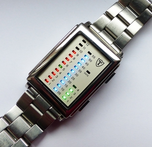 Schöne Detomaso Spacy Timeline Herren Binär Armbanduhr Top Zustand Bild 3