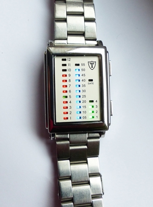 Schöne Detomaso Spacy Timeline Herren Binär Armbanduhr Top Zustand Bild 4