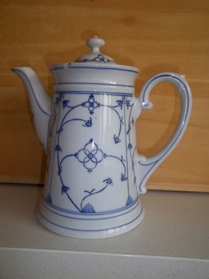 Antiquarische Kaffeekanne Strohblume friesisch blau Bild 2