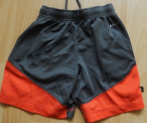 Shorts dunkelgrau-orange Gr. 104-110 DRI-FIT Bild 2