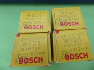 4 Zündkerzen NEU Bosch W6D1 0241243012 für div. Mercedes Oldtimer Bild 1