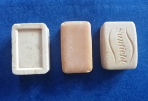 3 alte Seifen aus Omas Seifenkiste Bild 2