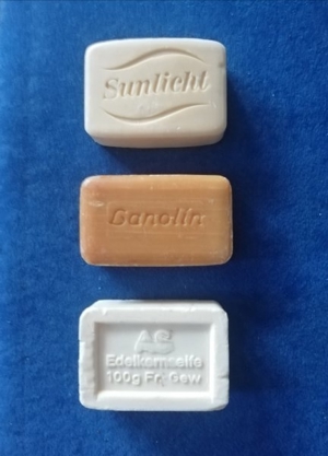 3 alte Seifen aus Omas Seifenkiste Bild 3