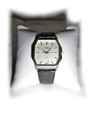 Schöne Armbanduhr von BWC