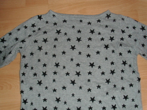 Pullover von H&M, hellgrau mit Sternen, Gr. 42 Bild 2