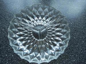 Glasschale/Teller mit Einteilungen 20,5 cm Durchmesser für Konfekt/Snacks Bild 2