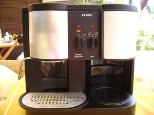 Verschiedene Teile einer Krups-Kaffee-Espresso-Maschine Type 874 Bild 2
