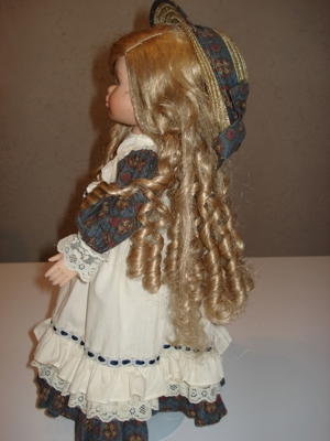 Alte Deko Sammlerpuppe Mädchen mit Puppenstände 40cm Bild 3