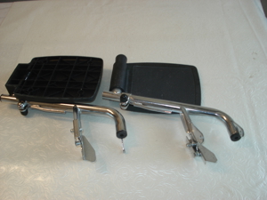 2 Armlehnen und 2 Fußstützen für Rollstuhl, Klostuhl. Bild 8