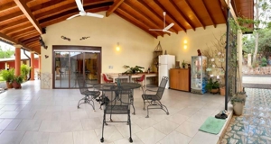 Zwei Häuser in Caacupe   Paraguay Bild 4