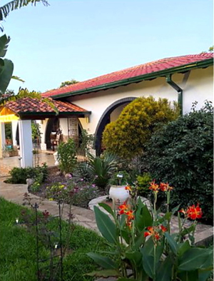 Haus mit Gästehaus und zwei Pools in Piribebuy / Paraguay - Preissenkung Bild 4