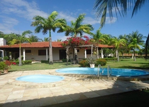 Haus mit zwei Pools und großem Grundstück in Fortaleza / Brasilien Bild 1