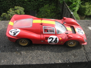 Modellauto 1:18-- Ferrari 330 P4 Siehe dazu die Fotos Bild 10