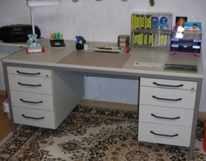 Schreibtisch Pfalzmöbel 160x80x72 cm PFM 600 & 2 Unterbau(Bürocontainer)