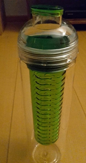 Trinkflasche mit integriertem Wasserfilter Bild 2