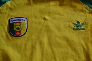 Verkaufe adidas T-Shirt, Gr. L, Farbe gelb mit grünen Ärmeln, Cameroon-Logo Bild 4