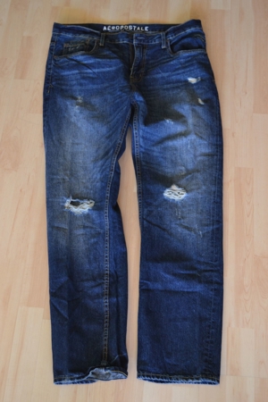 Verkaufe Jeans Aéropostale, Modell Rivington Skinny, Gr. 36x32, Farbe dark-blue mit Löchern Bild 1