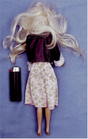 ältere "Genuine Barbie" Puppe / Figur - Im Blümchenkleid und Jacke - ca. 29,5 cm Länge Bild 4