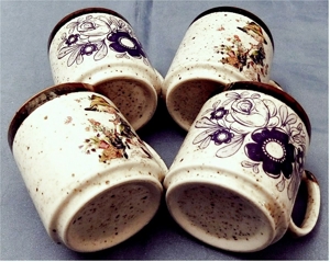 4 Keramik-Becher mit Motiv Blumen / Junge- Mädchen-Bild - ca. 0,2 Lt. Volumen Bild 5