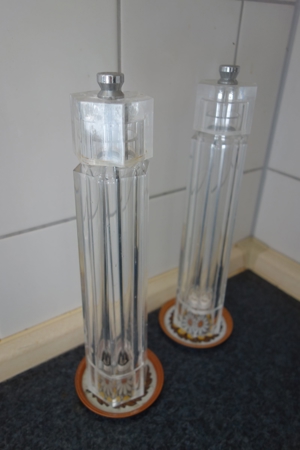 Plexiglas-Pfeffermühle und Salzmühle, sehr dekorativ, , geeignet für Gaststättenbetriebe Bild 2
