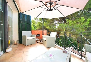 Romantisches Haus mit Turm und schönem Ausblick auf den Wald der Costa de la Calma Mallorca Bild 9