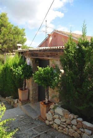 Romantisches Haus mit Turm und schönem Ausblick auf den Wald der Costa de la Calma Mallorca Bild 17