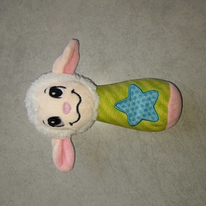 Greifling "Schaf" sucht neue Kuscheleinheiten